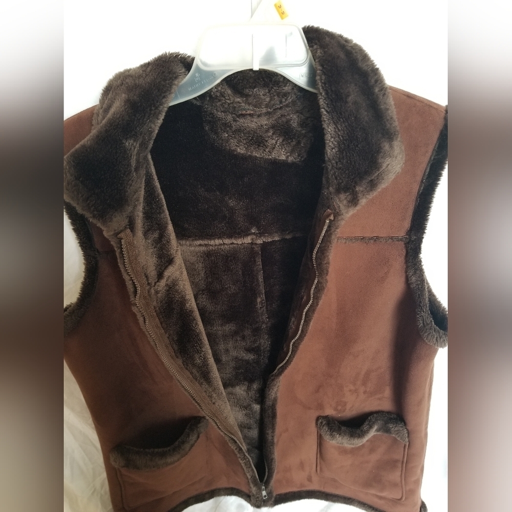 Brown Novelti Vest Size Large - Picture 3 of 4